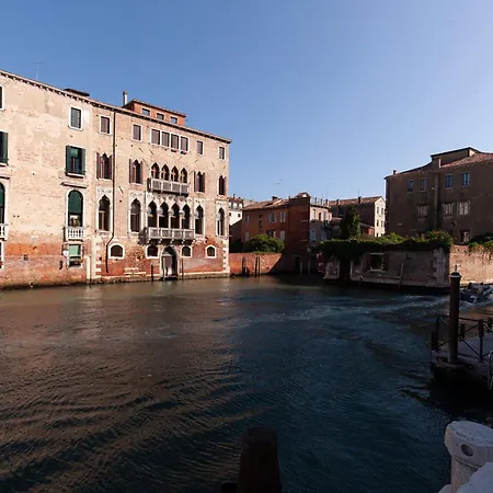 Lägenhet Luxury Pesaro Papafava *