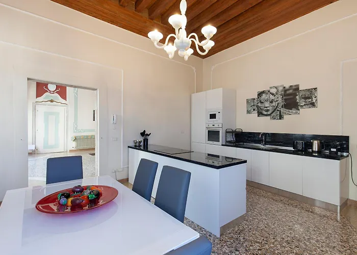 Apartament Luxury Pesaro Papafava *